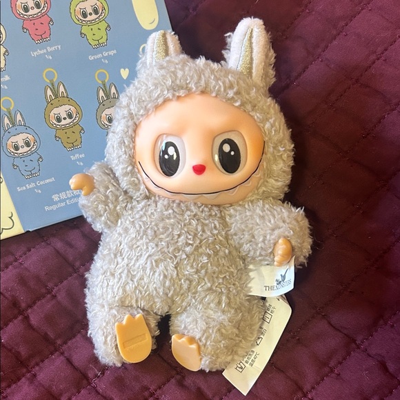 The Monsters Exciting Macaron Plush Toy - Cream! Lafufu! Box included! - Picture 2 of 5